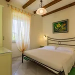 Casa Saina アパート ロヴィニ