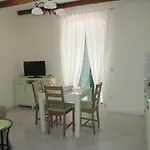 Casa Saina アパート ロヴィニ